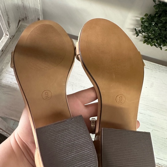 NWT Amazon Essentials| Nude Shiny Block heel - Picture 6 of 6